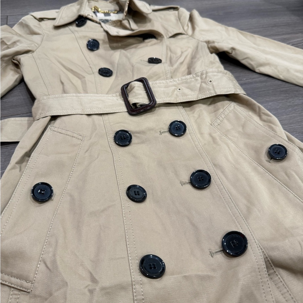 Burberry Clasic Tan Trench Coat - Picture 2 of 4